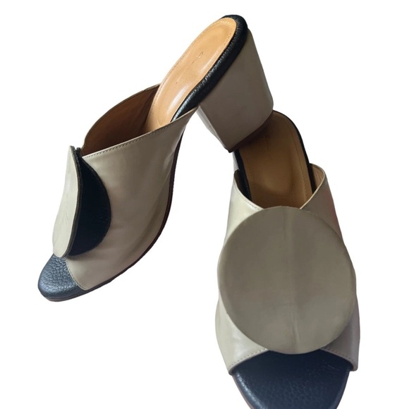 Elegant Beige and Black Women's Mules - Picture 11 of 12